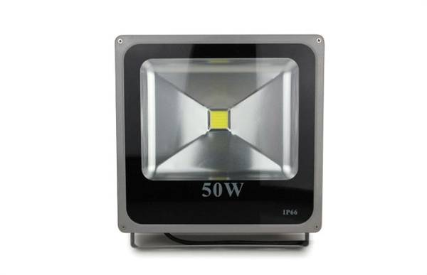 LED Lyskaster med 50 W med RGB / 4 farger.